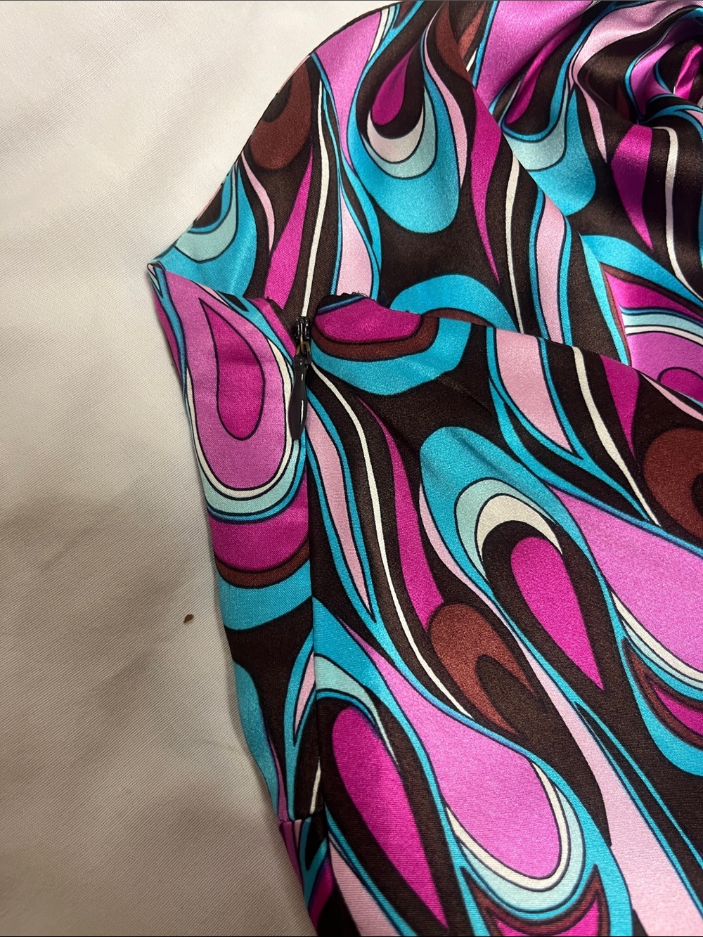 100% Silk Laundry By Shelli Segal Swirl Pattern Halter Dress. - Picture 8 of 9
